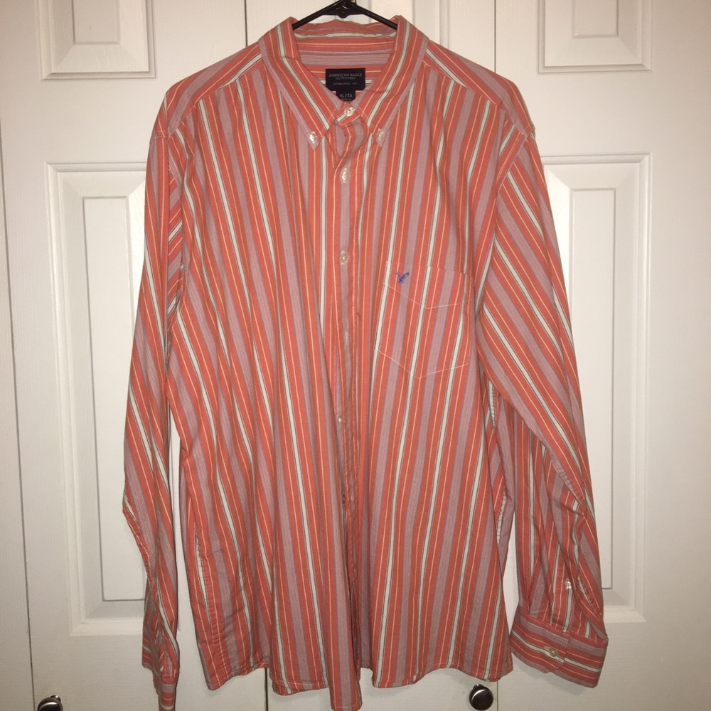 New without tags. American Eagle button down.